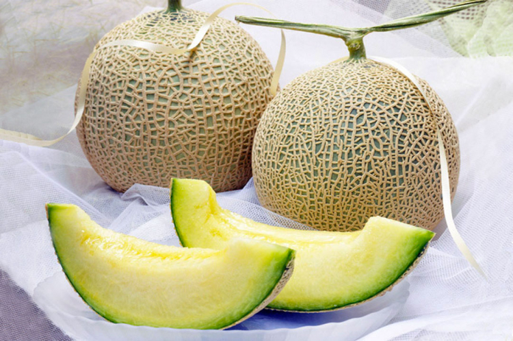 10 frutti strani e pregiati da provare assolutamente in Giappone
